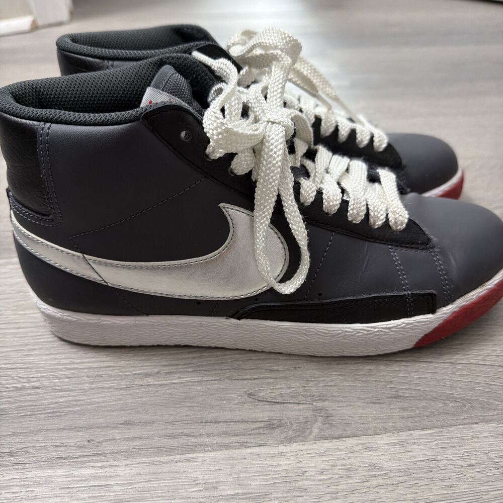 Nike Blazer High Mens 8 Black Anthracite Metallic Silver Red Sneakers 315877-001